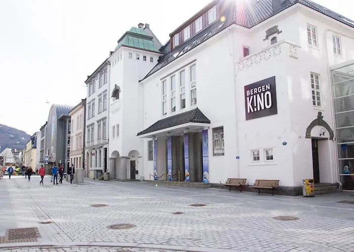 Dinbnb Apartments I Experience Bergen I 650M To Bryggen I Shared Patio